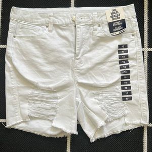 White high waisted Ny&C size 10 Jean shorts 5”inseam brand new.